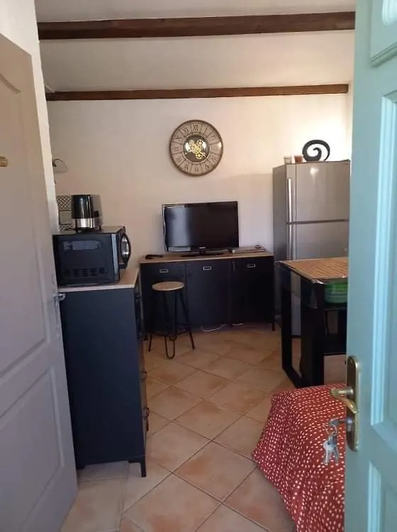 Studio dans villa calme à 15km de Cannes Peymeinade 0*,